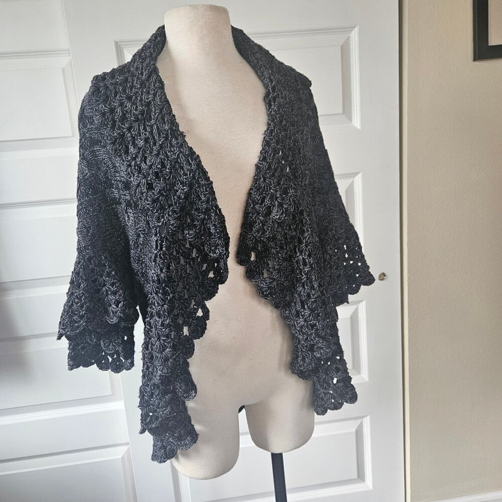 Double Zero Black Crochet Shrug Scalloped Pineapple Knit Sweater Small